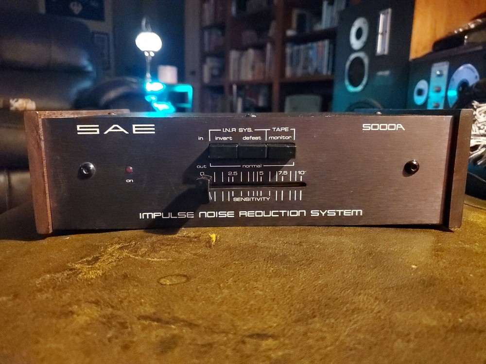 SAE Model 5000A Impulse Noise Reduction System Analog Vinyl Click Reduction