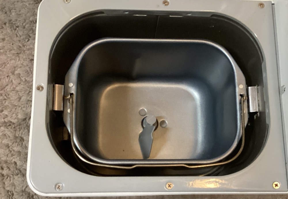 Breadmaker Sunbeam Expressbake Bread Machine 5833 TESTED Bread Pan & Paddle