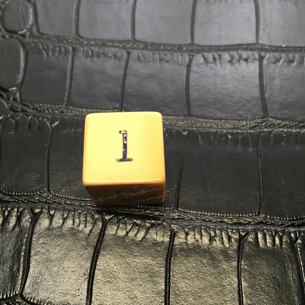 Vintage Bakelite PUT AND TAKE single dice with A TESTED