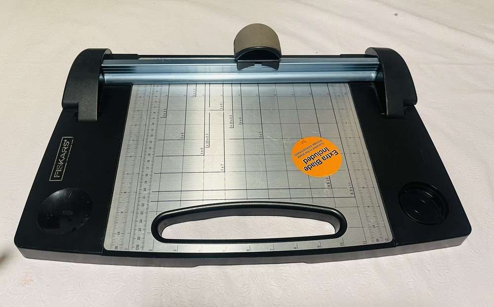 FISKARS Cutting Board Paper Rotary Cutter 12" TableTop