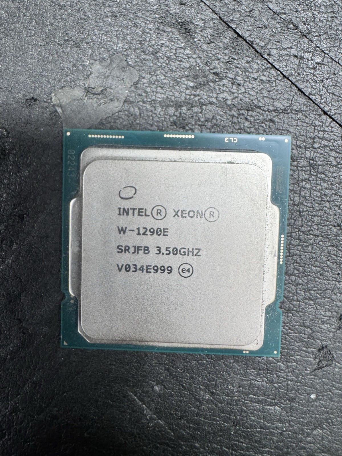 Intel Xeon W-1290E SRJFB 10C 3.5GHz 20MB 95W LGA1200 W480 chips