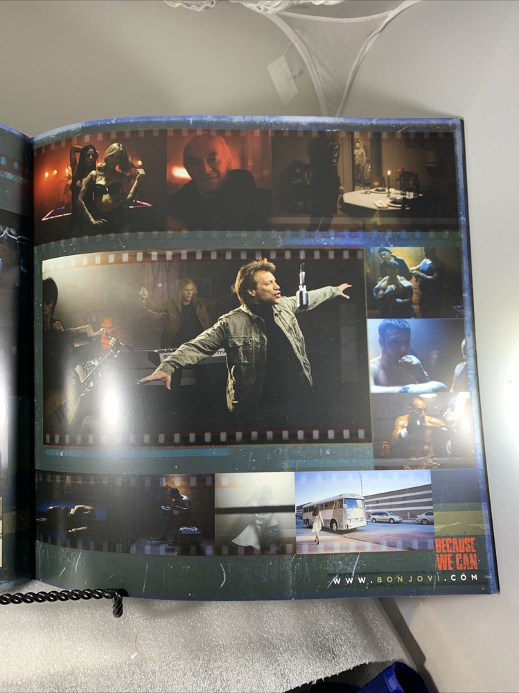 BON JOVI 2013 BECAUSE WE CAN TOUR CONCERT PROGRAM BOOK / RICHIE SAMBORA