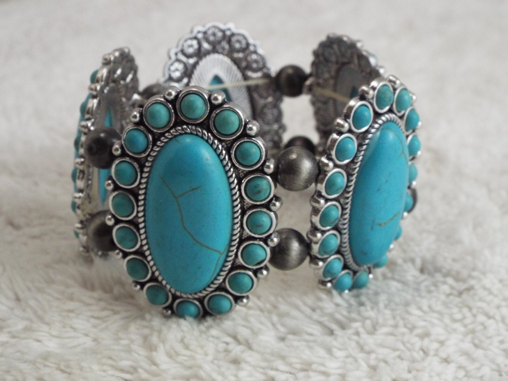 Silvertone Blue Turquoise Bead Stretch Bracelet (A67)