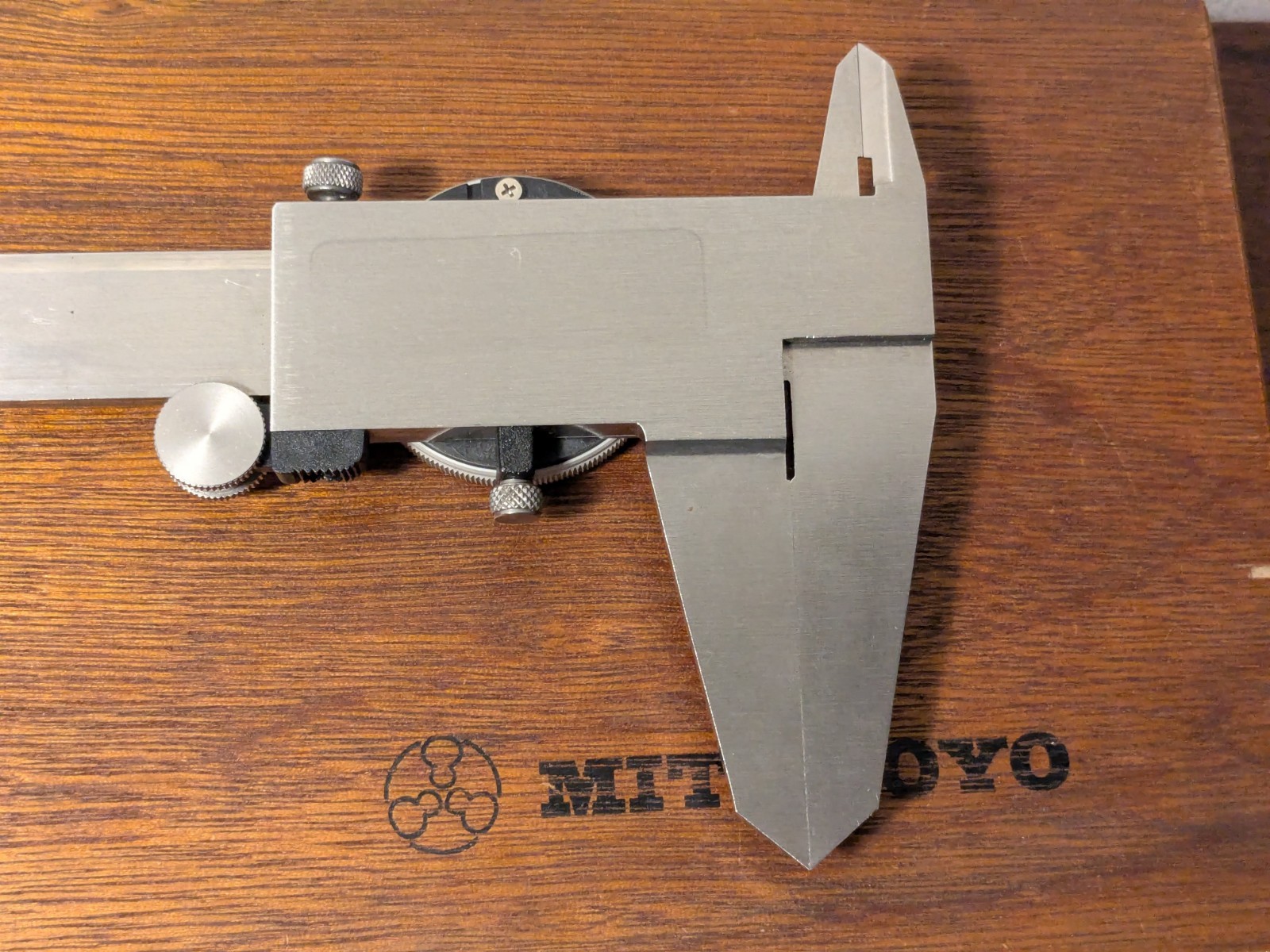 MITUTOYO 12 Inch DIAL CALIPER NO 505-645-50 w/ CASE