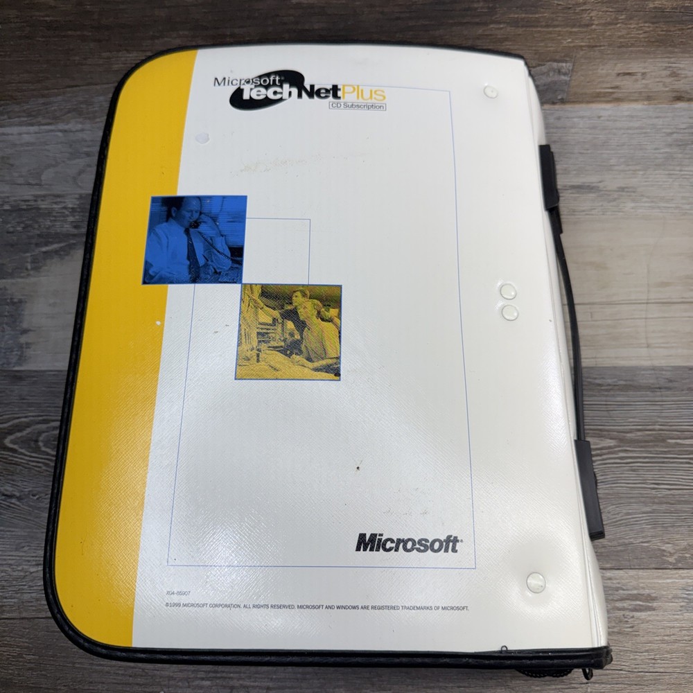 Microsoft TechNet Plus CD Subscription Binder 92 discs 1999-2000 Compete Sets