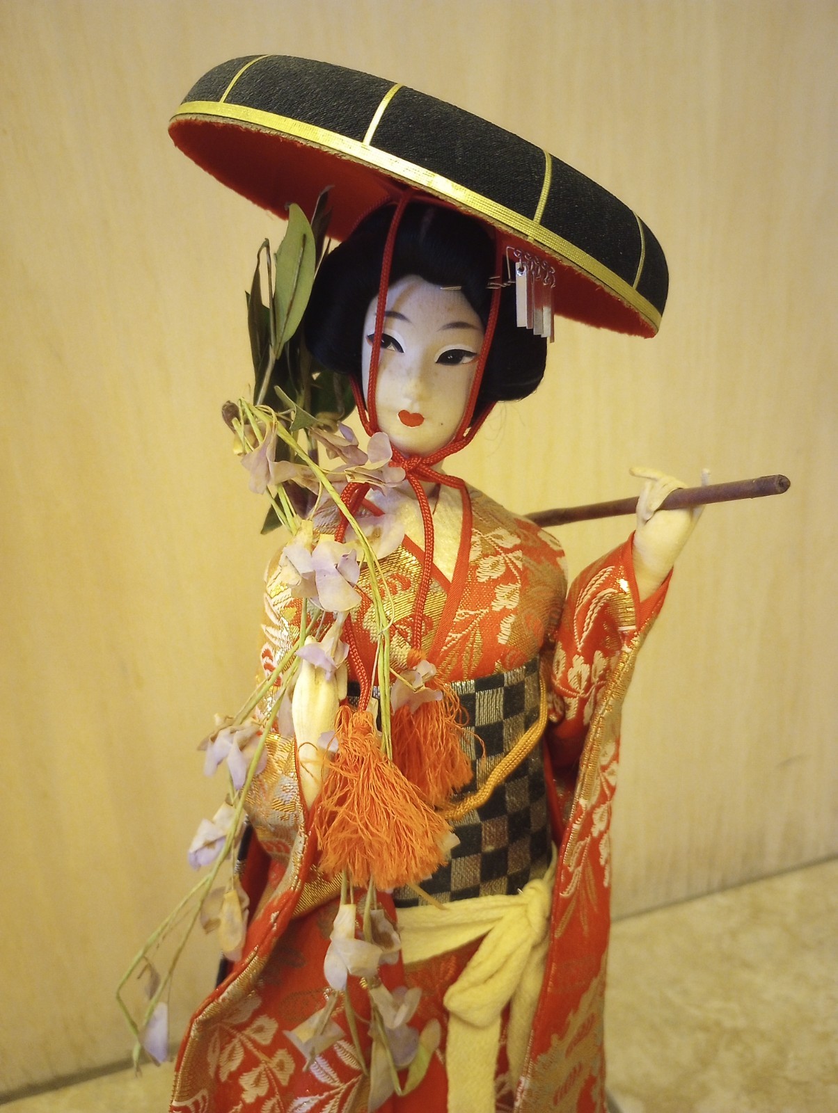 Vintage Nishi & Co. Japanese Geisha Musical Rotating Base
