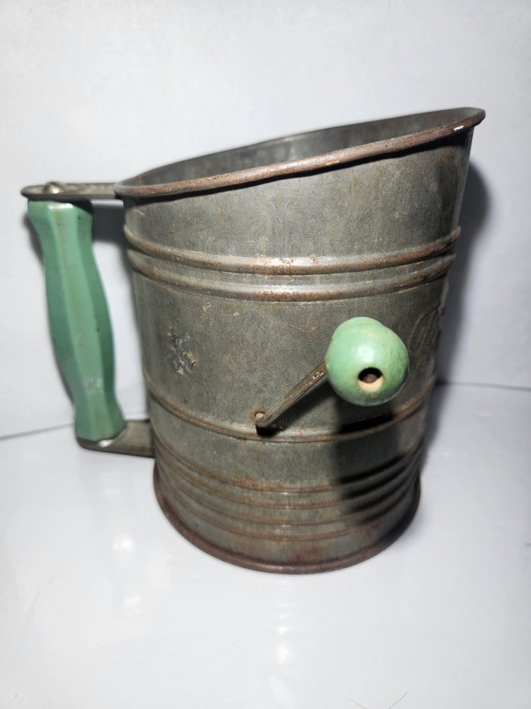 Vintage Bromwells 3 cup sifter