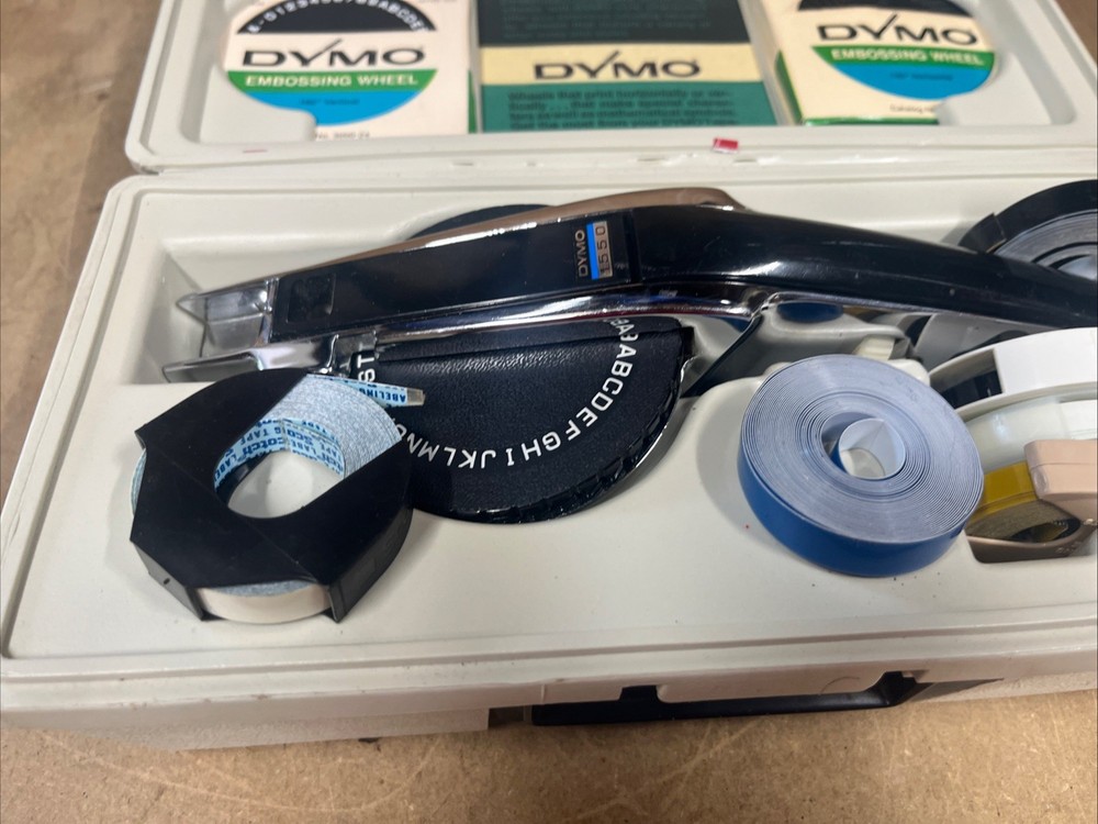 Dymo 1550 Label Maker Kit With 3 Wheels And Extra Tapes
