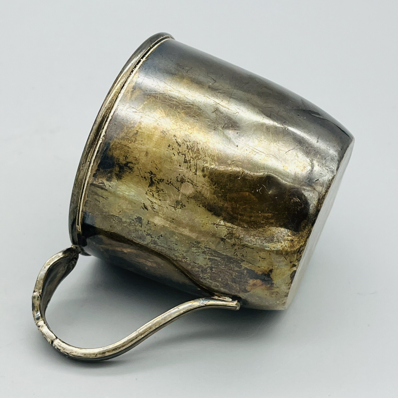 VTG Baby Cup "KEVIN" International Silver-Reflection Pattern Tarnish Patina