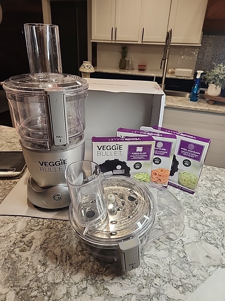 Magic Bullet Veggie Bullet VB-102 Electronic Food Processor Needs Pushers