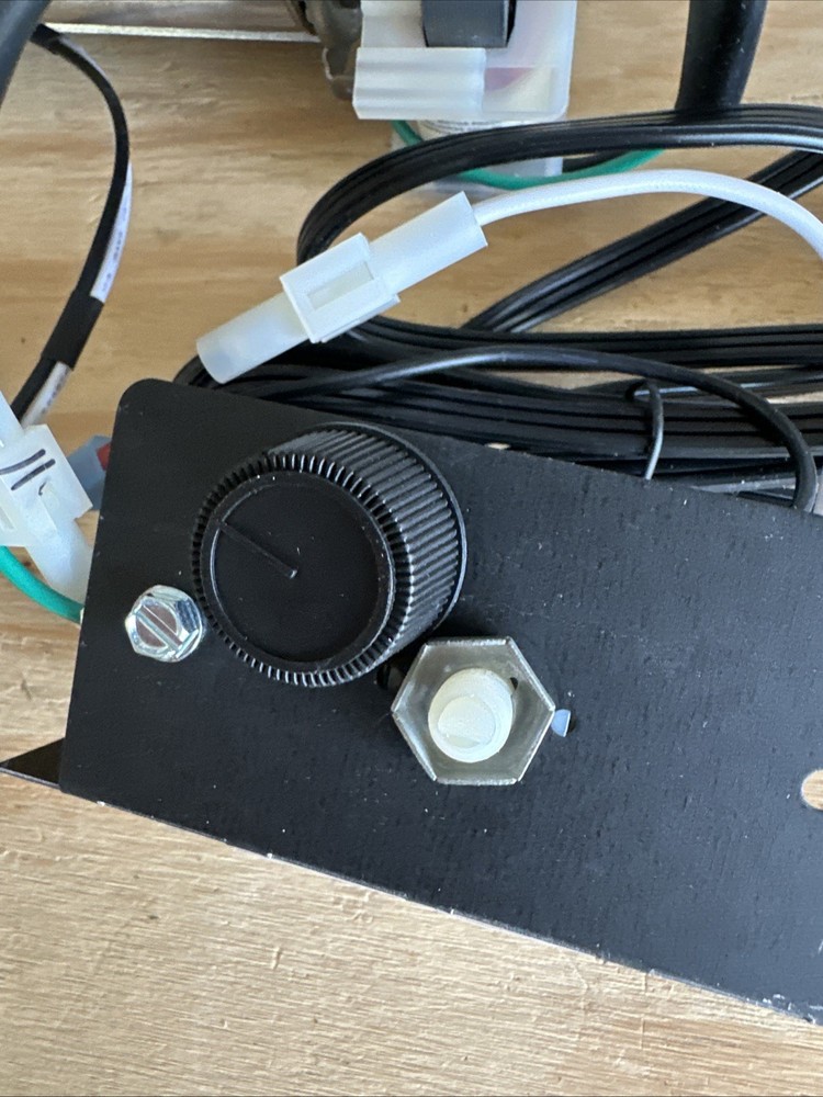 Empire FBB10-1 Blower, Variable Speed . *Broken Rheostat Stem*