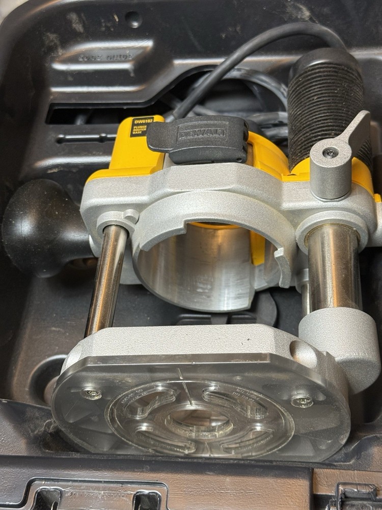 DEWALT DW616 1-3/4 HP Fixed Base / Plunge Router Combo Kit With Case