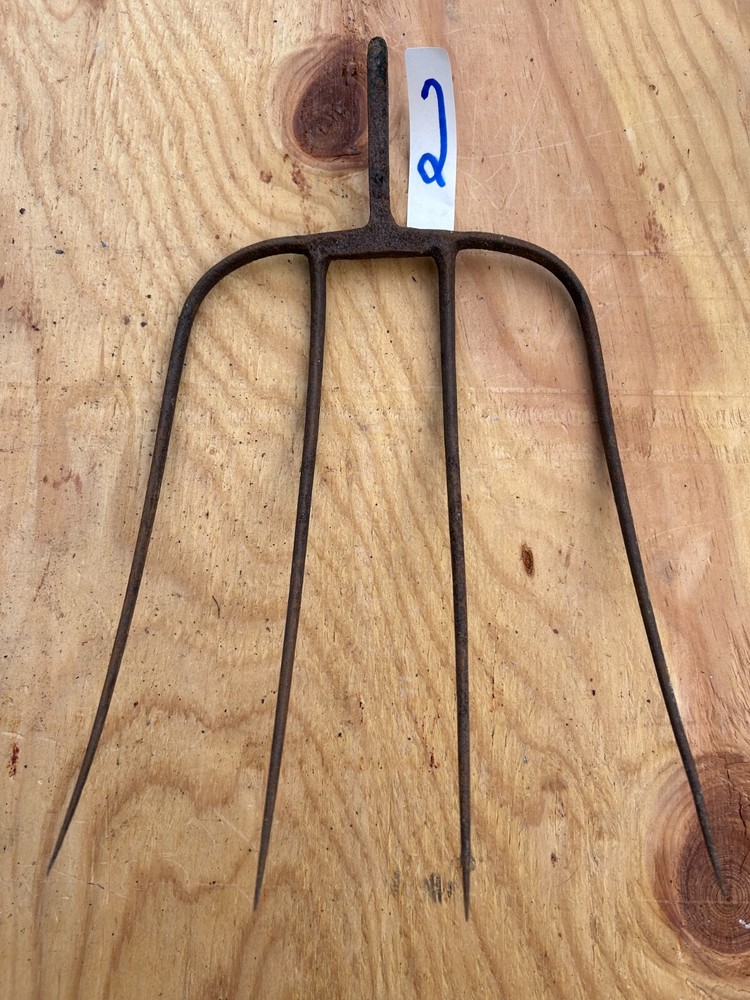 Fork Rake Head 4 Thines Rusty Rustic no handle Original Vintage Primitive Metal