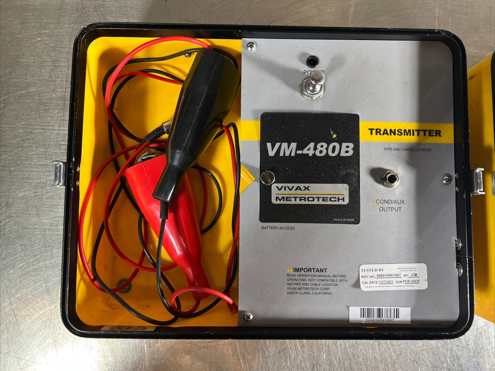 Vivax Metrotech VM-480B Split Box Pipe and cable locator. Item ID #1