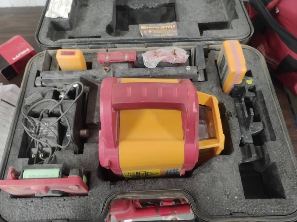 HVR 505r Laser Level W/Case