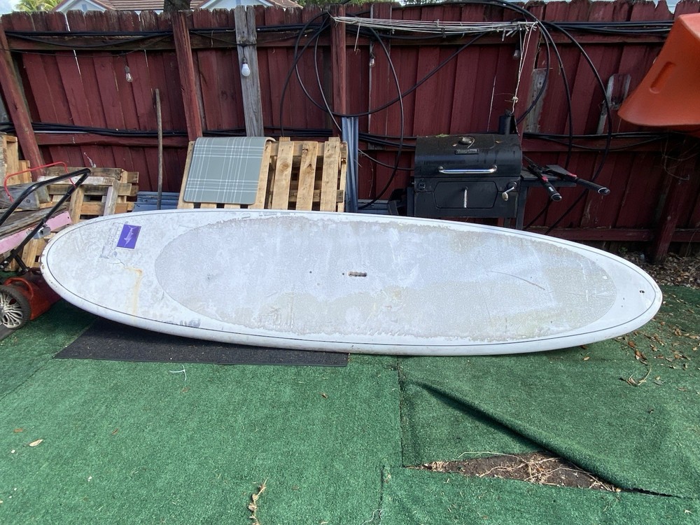 White 10.5 feet Paddle board with Single Fin