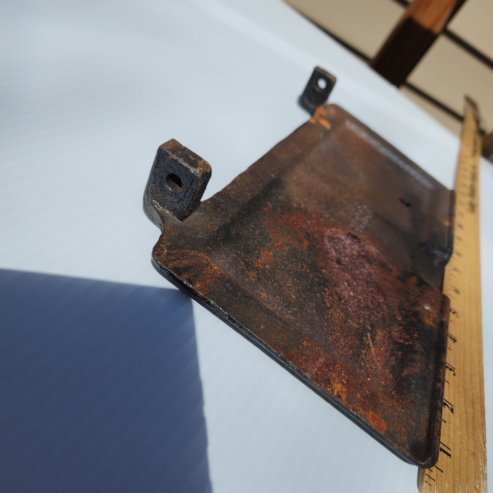 John Deere Cast Iron Toolbox Lid Z221