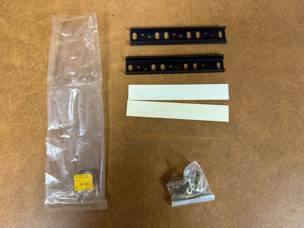 Switchcraft DS 323 Patch Panel Strip Kit