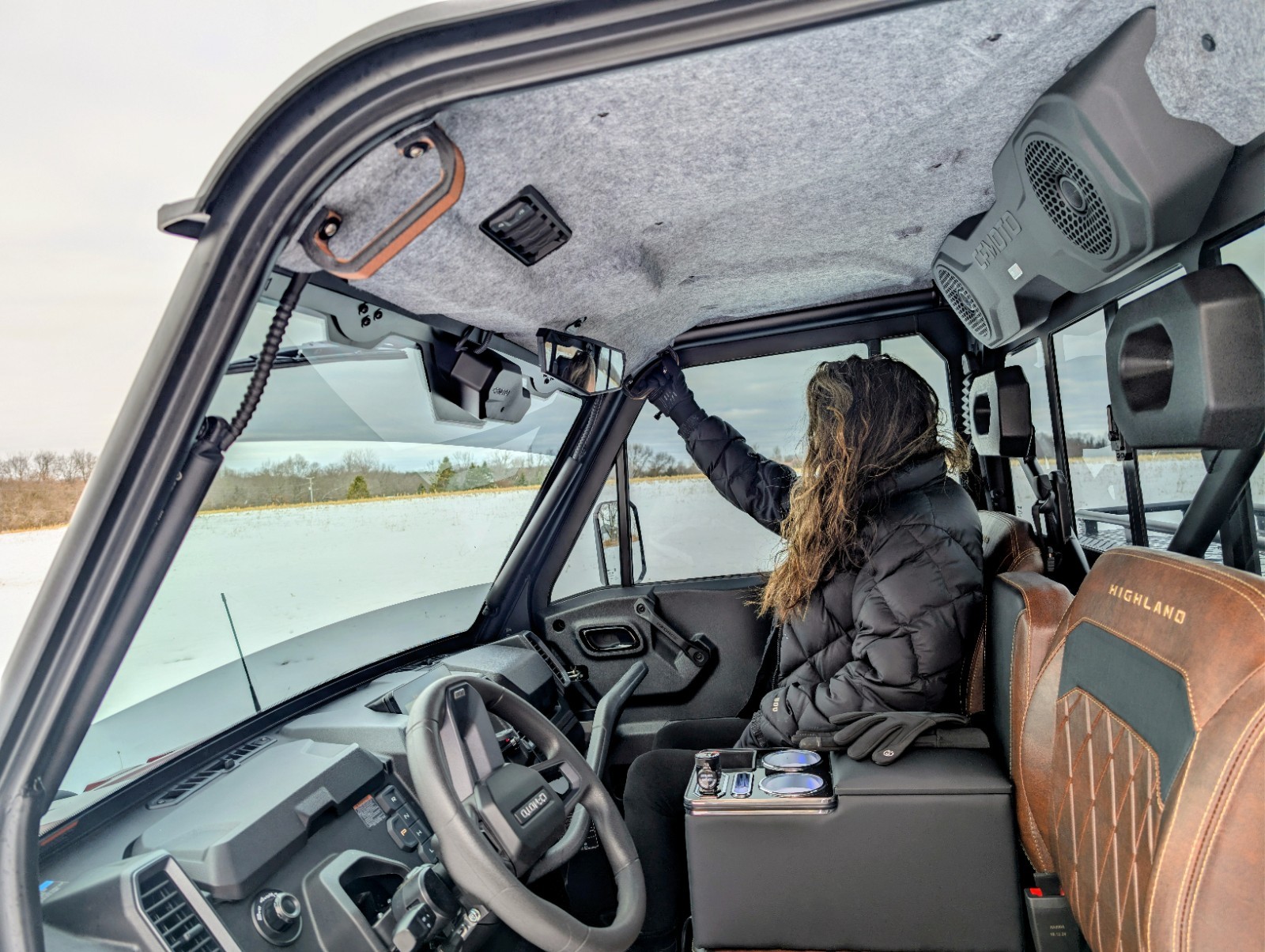 Cfmoto Highland U10 Pro 2025+ Driver Passenger Grab Handle (Black/Brown-Center)