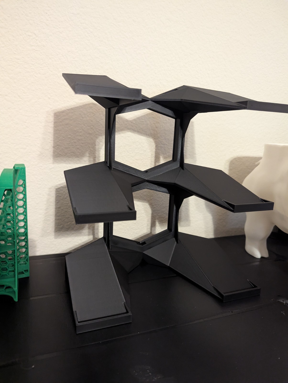 Lightweight 1:18 Scale Model Car Display Stand – Holds 3 Cars