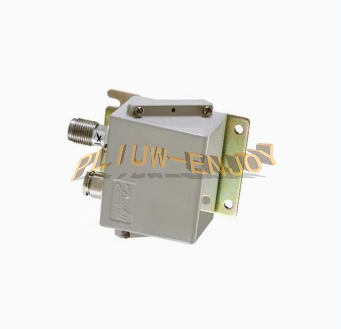1PCS New Danfoss 084G2114 Pressure Transmitter Sensor