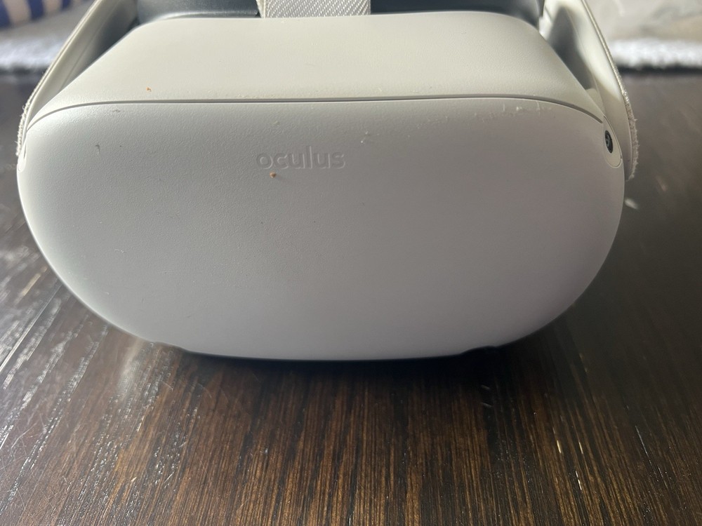 Oculus Quest 2 Virtual Reality Headset 128GB (headset Only)