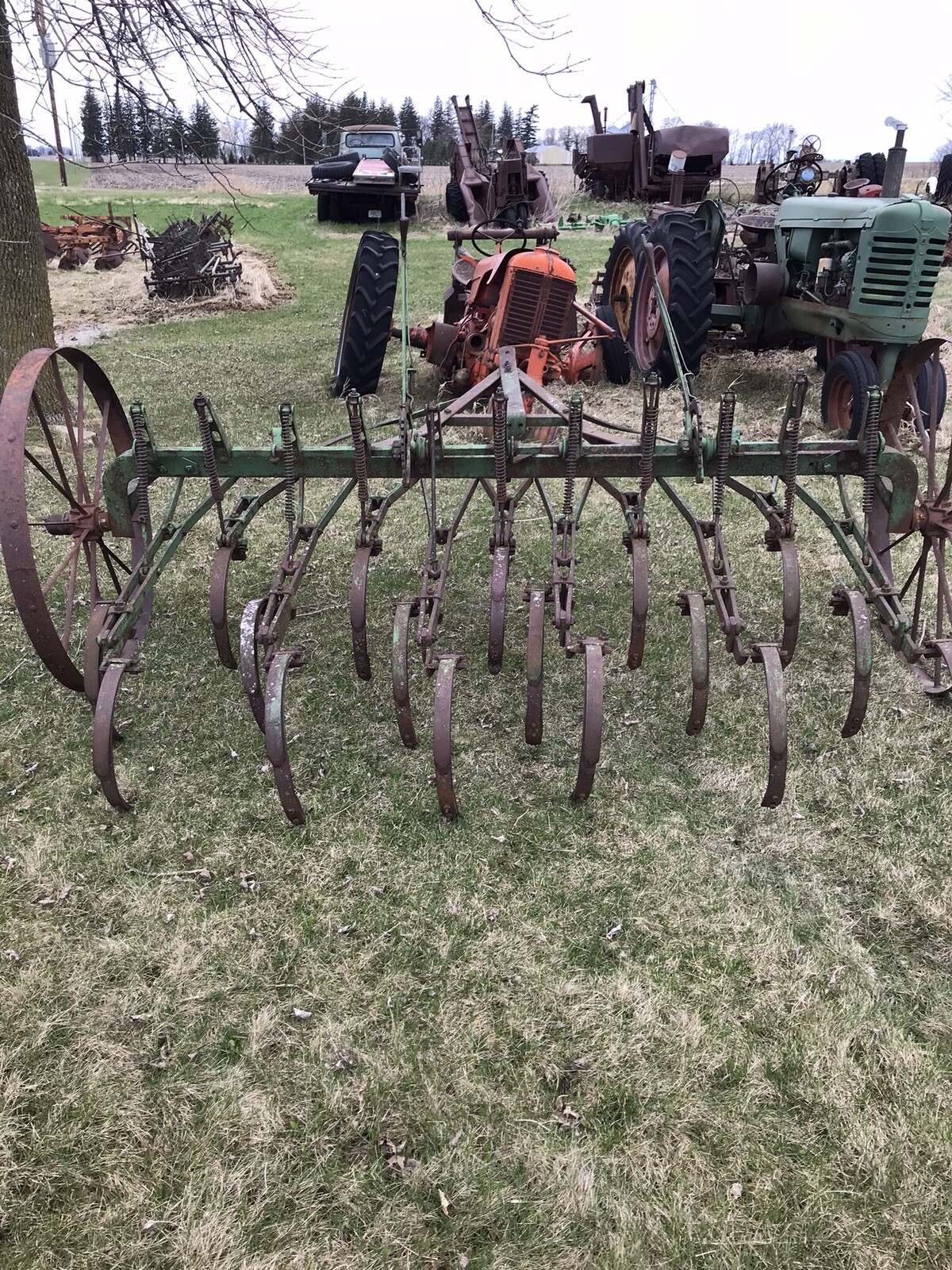 USED ANTIQUE VINTAGE JOHN DEERE 17 SHANK DIGGER PLOW CULTIVATOR
