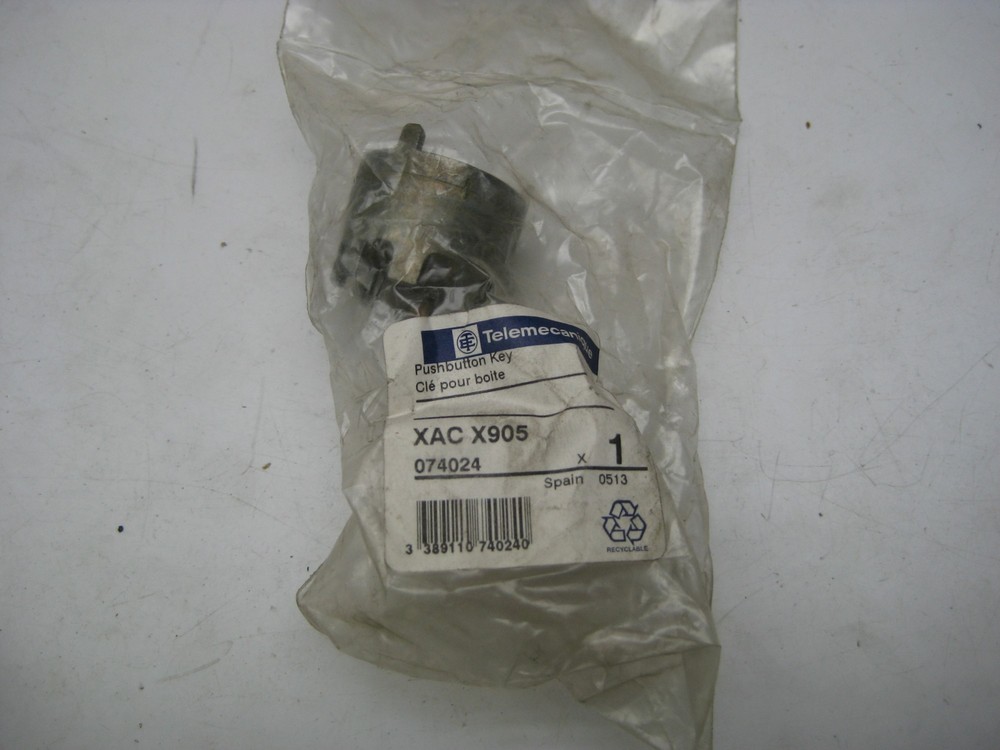 TELEMECANIQUE XACX905 PUSHBUTTON KEY NSMP