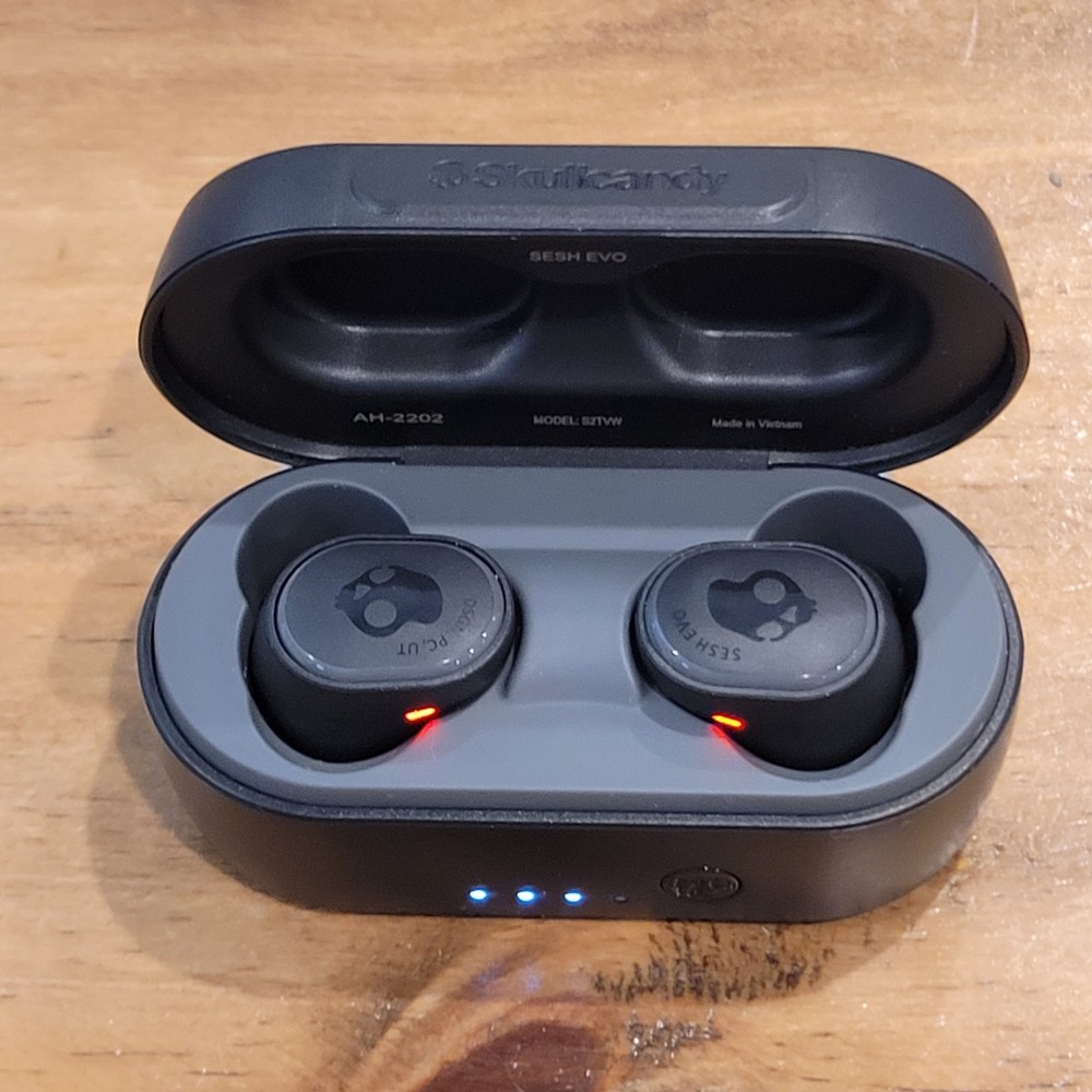 Sesh Evo True Wireless Earbuds Black Bluetooth Charging Case S2TVW
