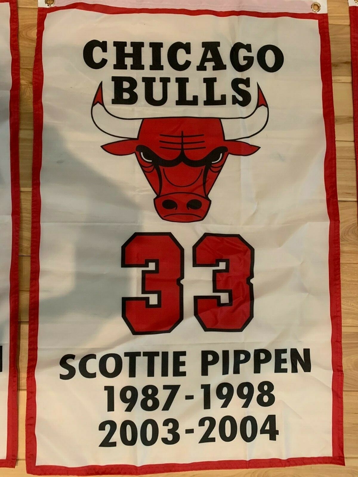 2' x 3' Chicago Bulls banners - Pick from 6 Championships/Jordan/Pippen/Jackson