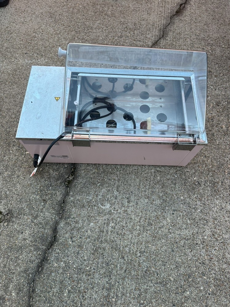 The Julabo SW22 shaking water bath