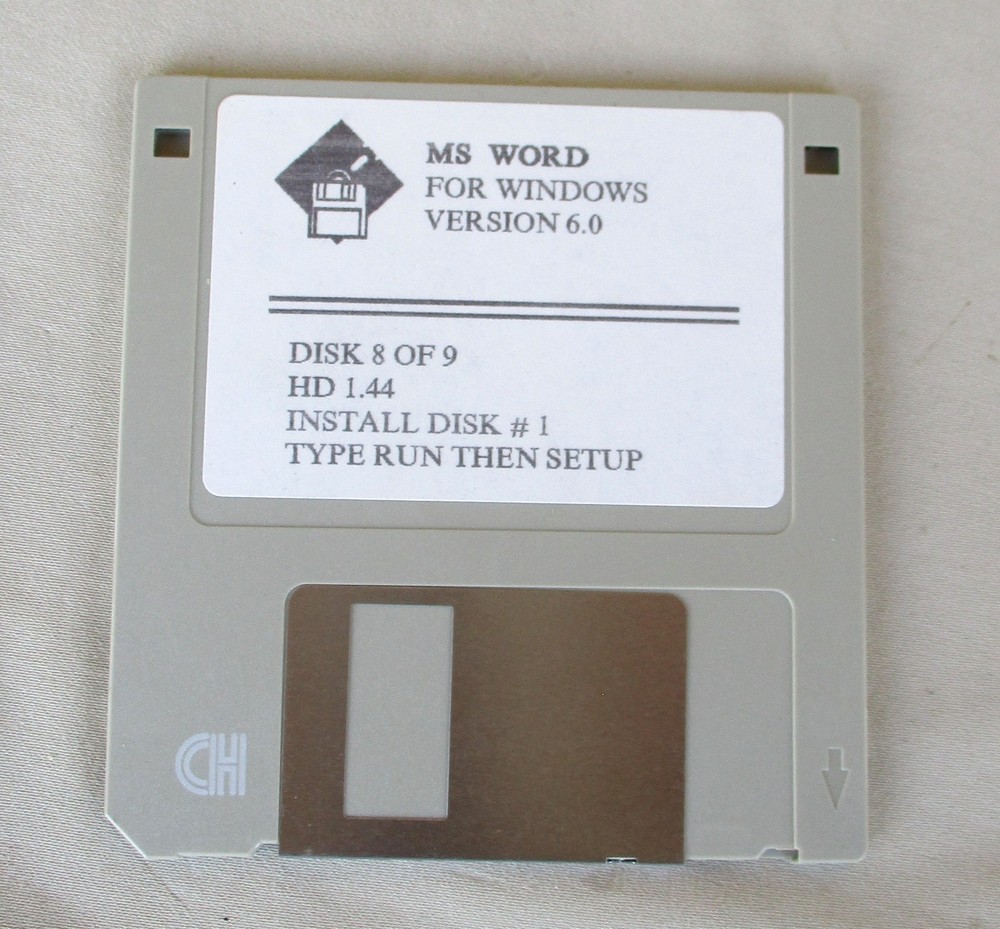 Large lot of 280 3.5" Floppy Disk Software