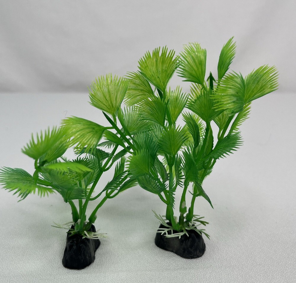 2PC Xunyee Plastic Aquarium Plants