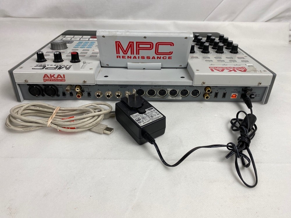 Akai Professional MPC Renaissance Sampling Sequencer Controller Audi (AP2030088)