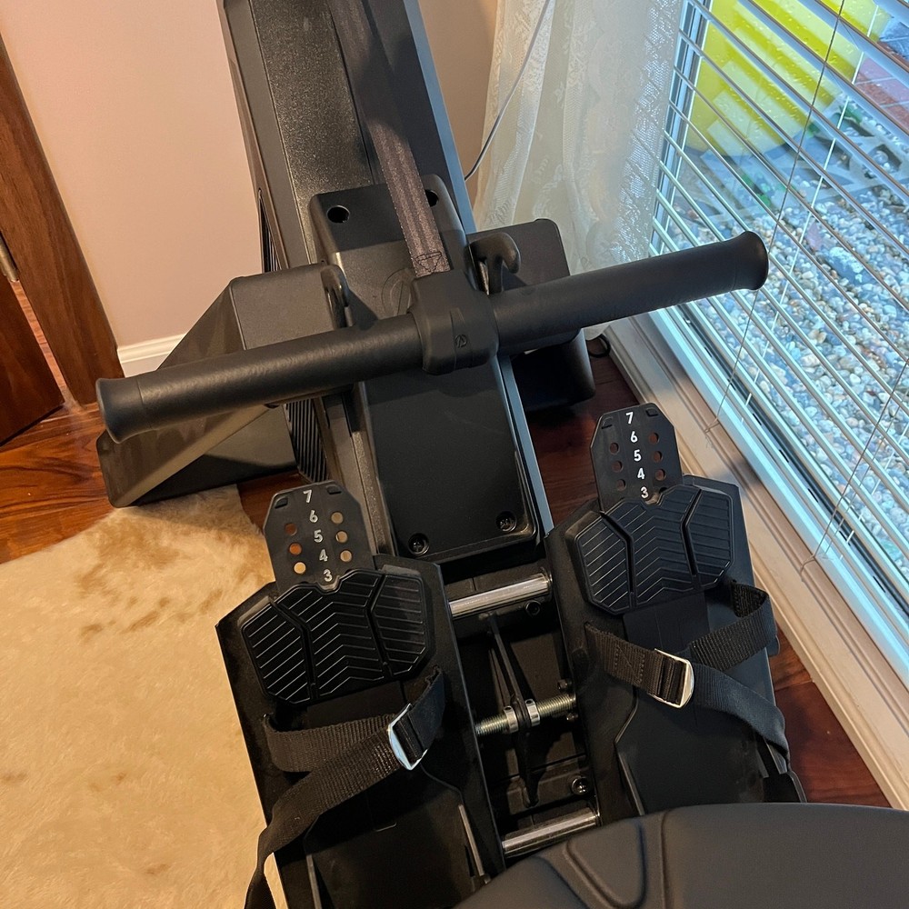 Aviron StrongGo Rowing Machine -Compatible with iPad