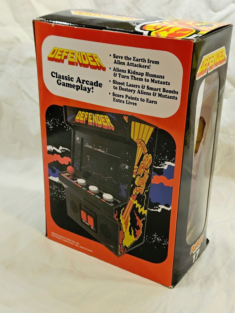 Defender Arcade Classics Battery Operated Game Perfect in Box