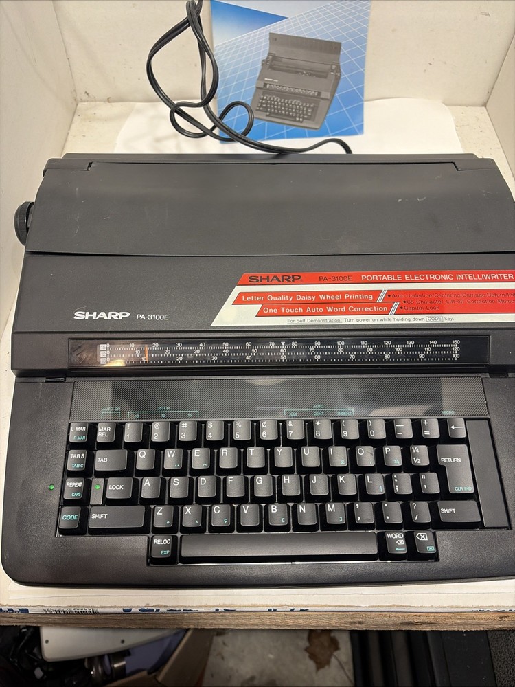 SHARP PA-3100E Portable Electronic Typewriter & manual | TESTED