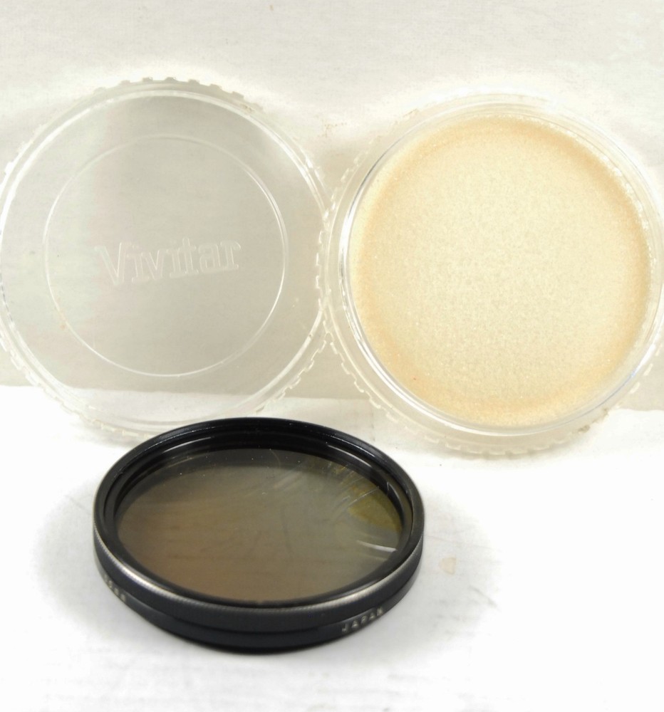VIVITAR 55MM POLARIZING  FILTER  (H-4-2-9)