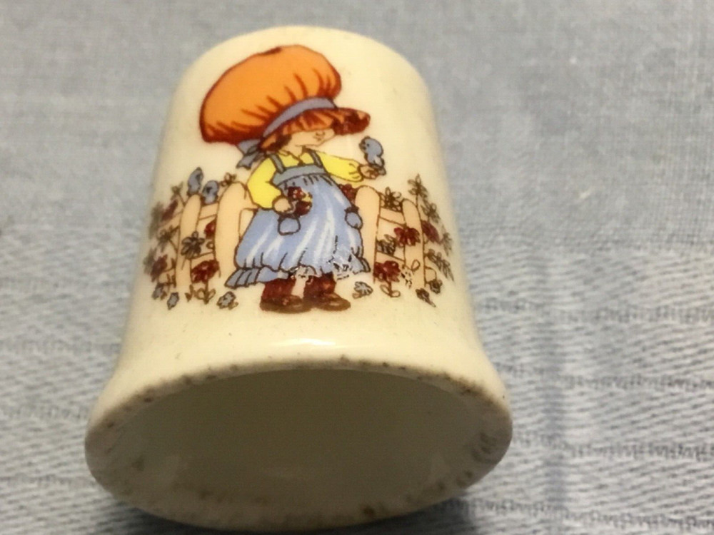 Thimble - Little Girl - Big Hat - e