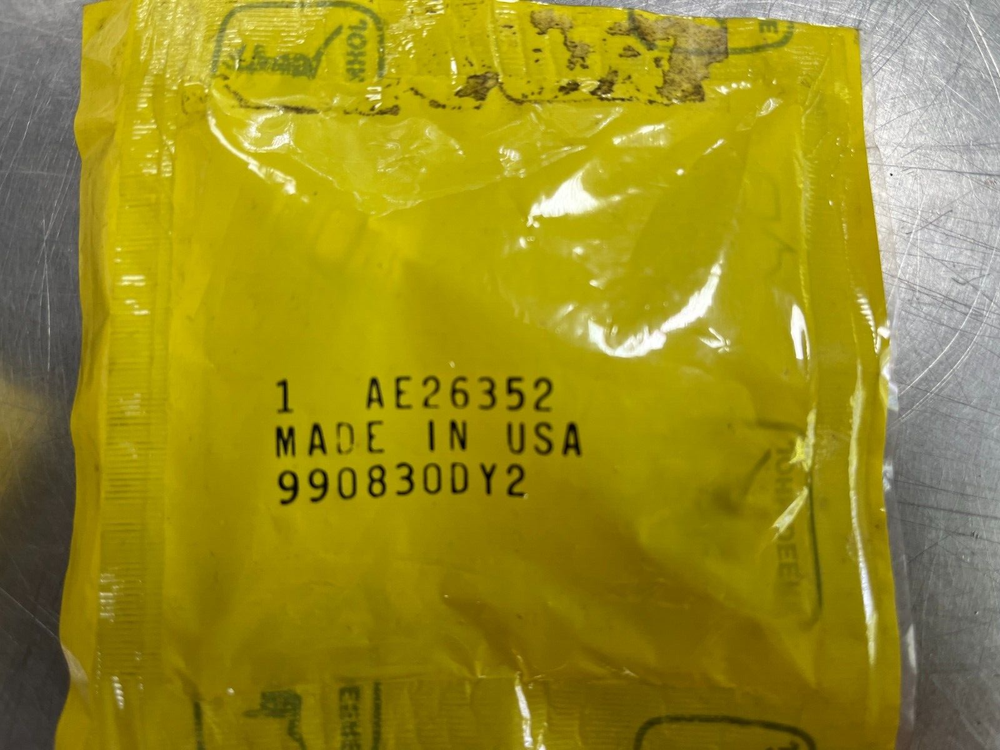 AE26352 OEM John Deere Pressure Relief Fitting