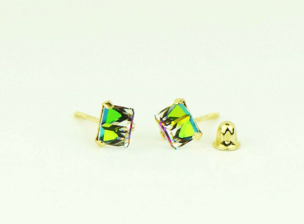 14k Yellow Gold Cube Tornasol Stud Earrings