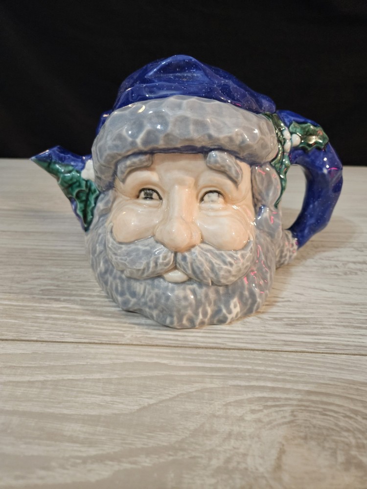 Santa Claus Christmas Ceramic Tea Pot