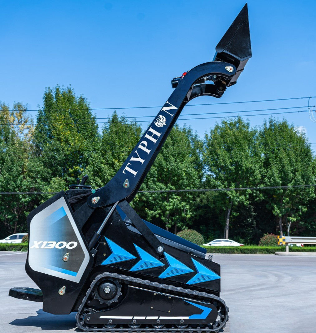 3040lbs TYPHON STOMP X1300 25HP Kubota D1105 EPA Diesel Mini Skid Steer Loader