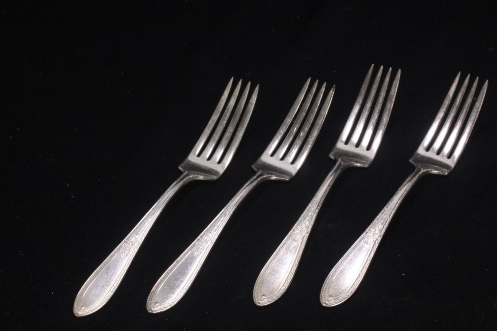 4 Debutante Pattern Dinner Forks Silverplate Wm Rogers & Son AA