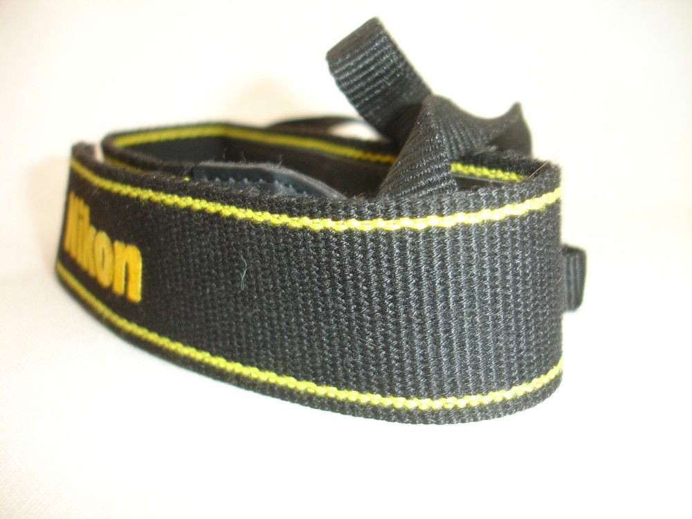 Genuine NIKON CAMERA NECK STRAP AN-DC3 ( older version )