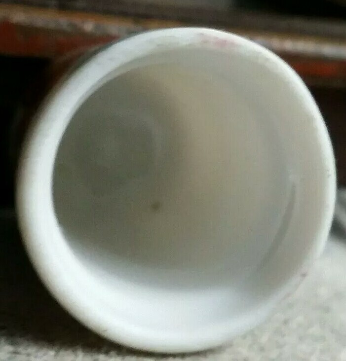 Ceramic THIMBLE DECORATED WITH A BUTTERFLY