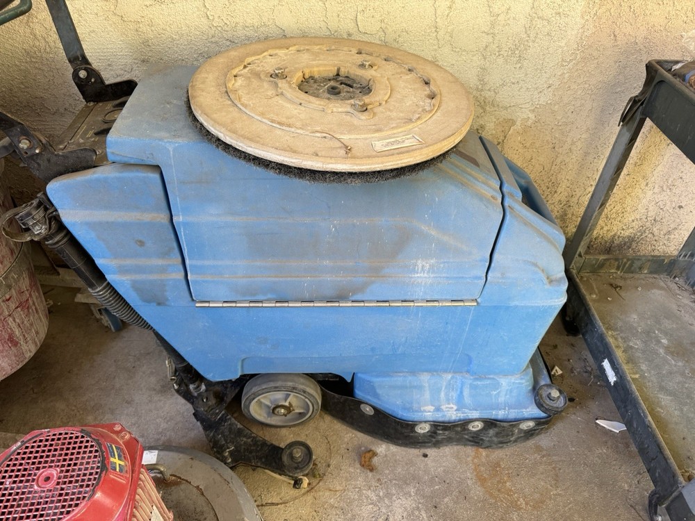 Aztec Proscrub 20" Floor Scrubber