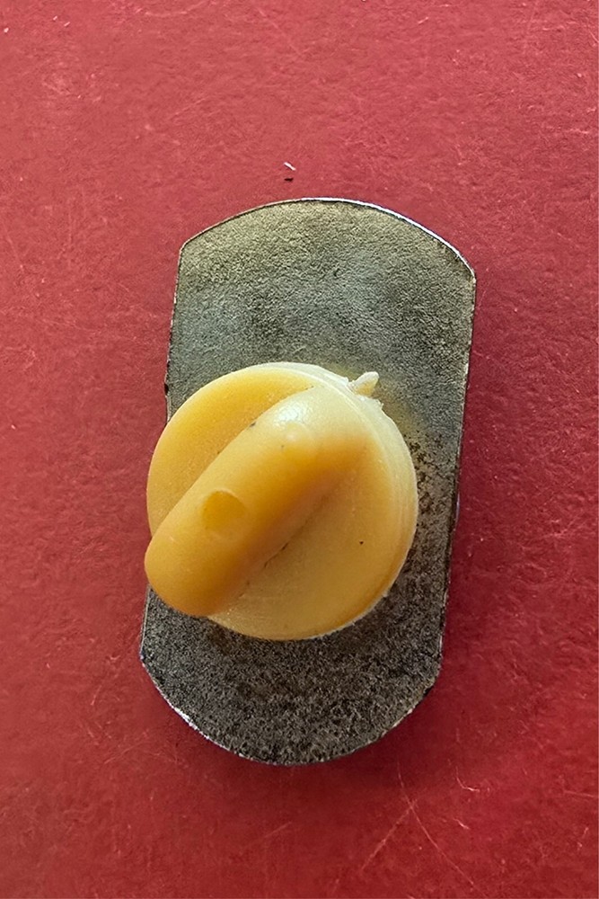 Vintage budweiser pin hat lapel