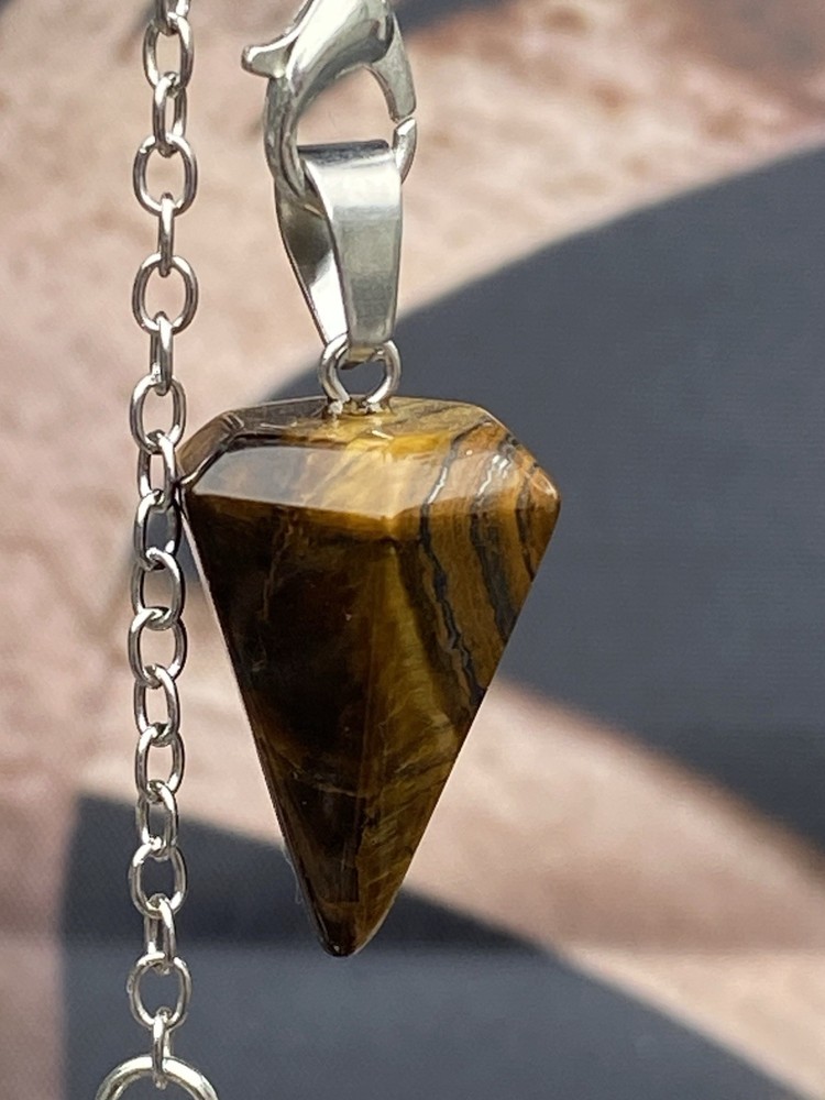 MAGICAL STONE PENDULUMS DIVINATION METAPHYSICAL