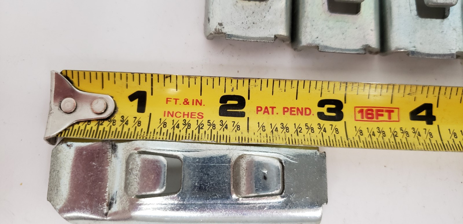 TENNSCO SHELVING CLIPS (LOT OF 90)